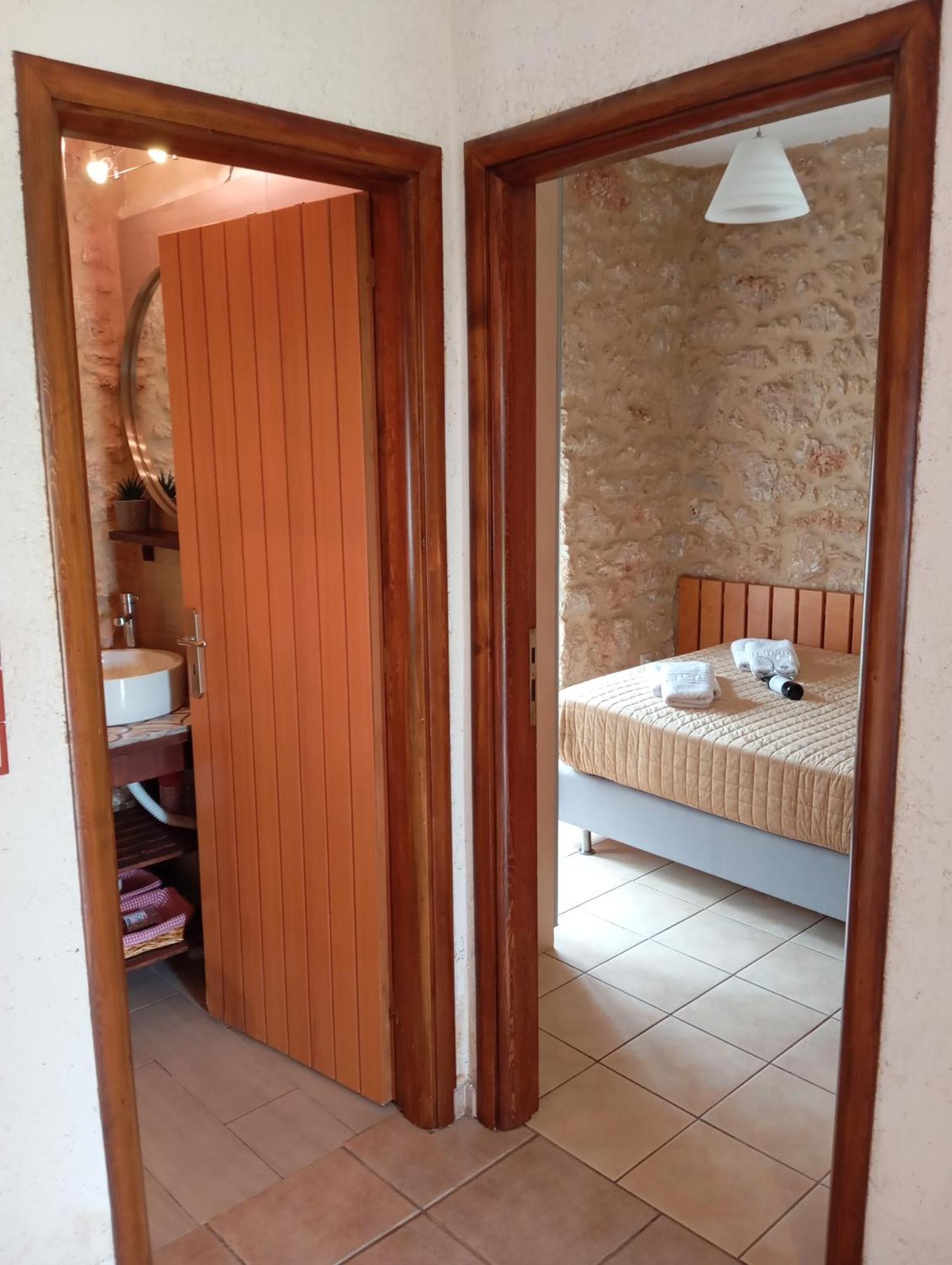 Niko'S Stone Guest House Plitra Exterior photo