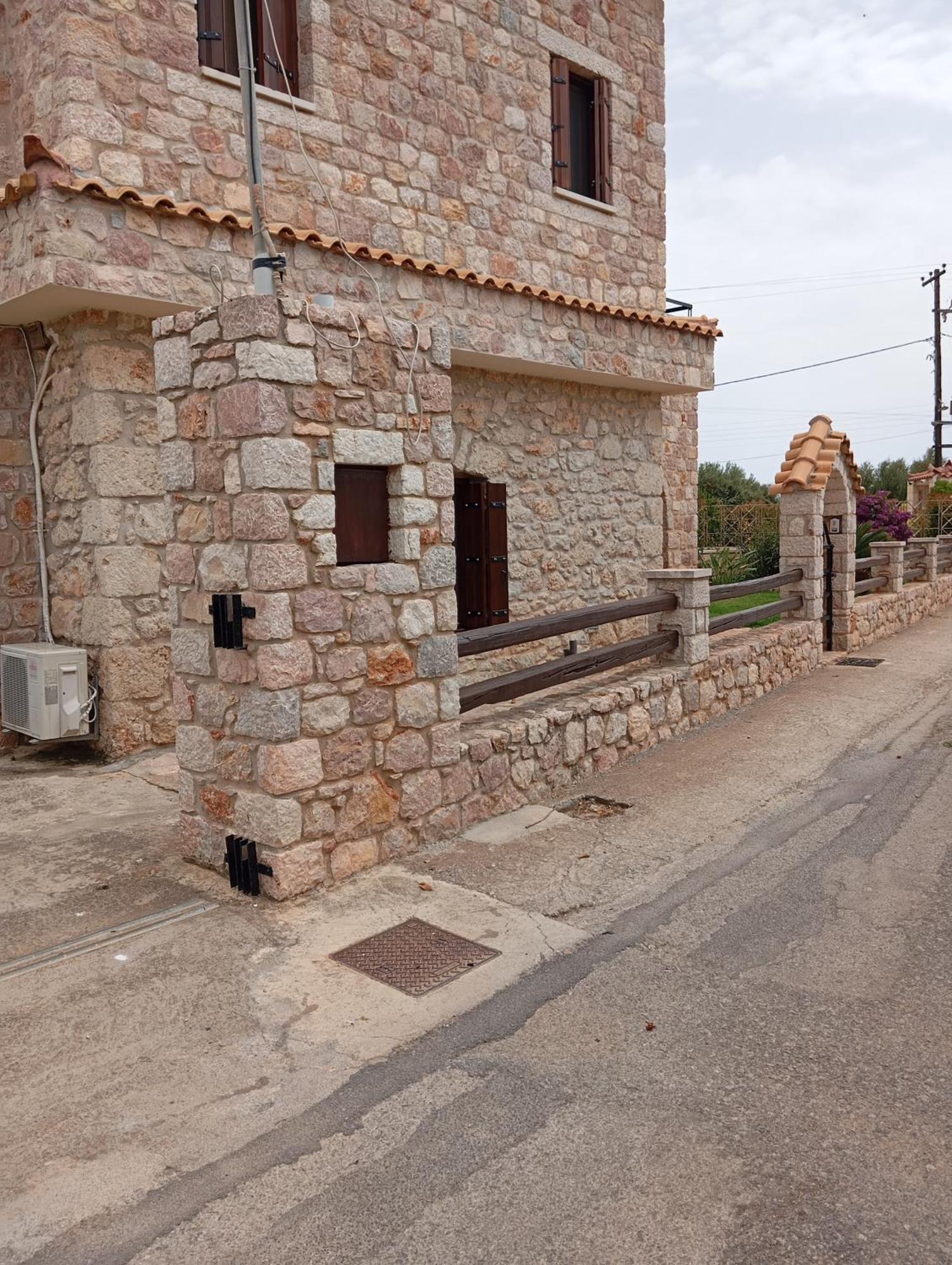 Niko'S Stone Guest House Plitra Exterior photo