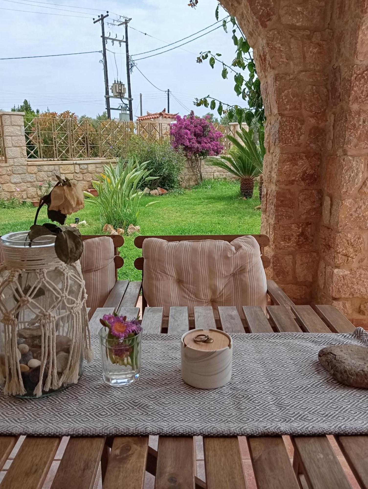 Niko'S Stone Guest House Plitra Exterior photo